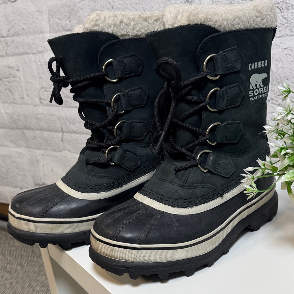 Sorel Caribou Dark Boots with Cream Accents
